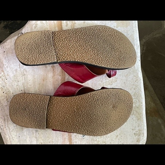 Moroccan Red Leather Thong Sandals - Picture 7 of 8